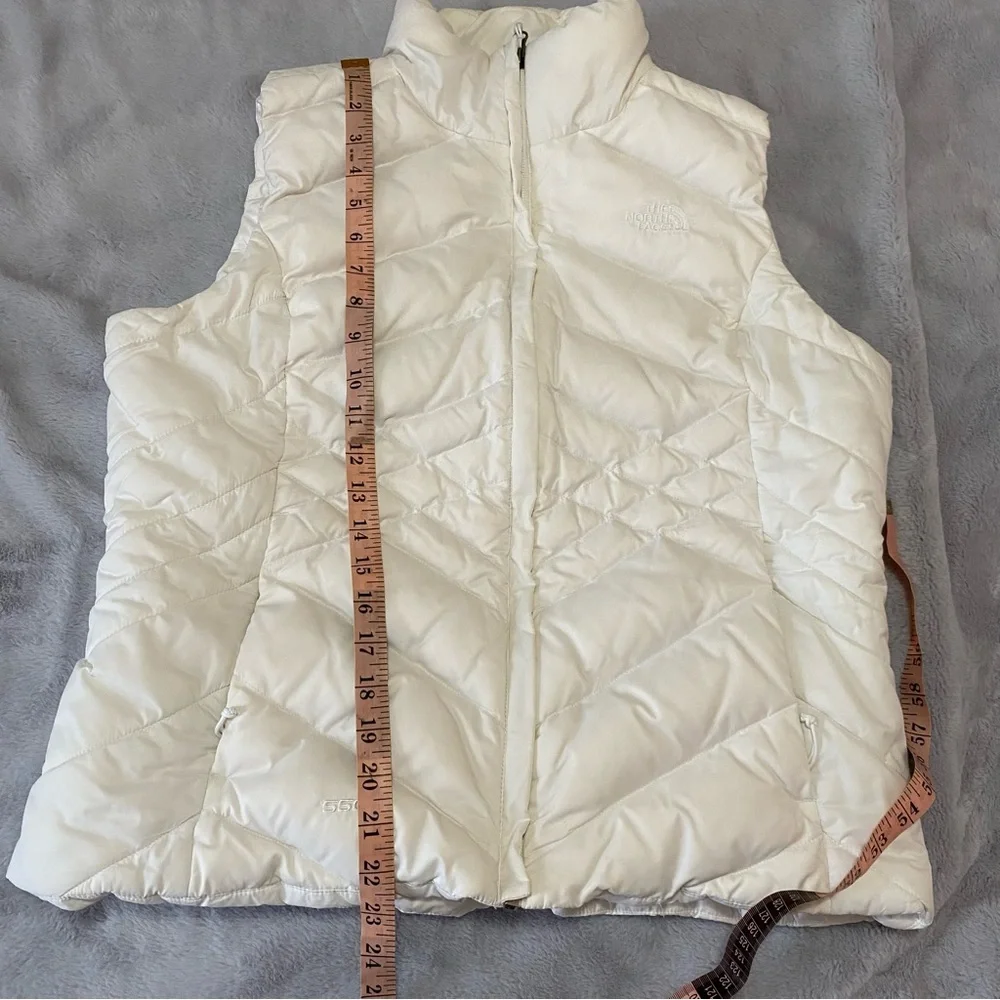 The North Face women’s white 550 down quilted vest - Picture 15 of 15
